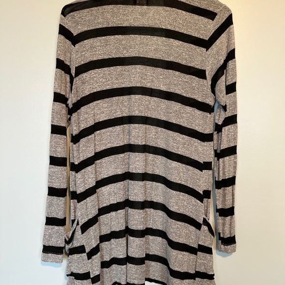 Black and Gray Open Front Cardigan Sweater - Picture 2 of 3